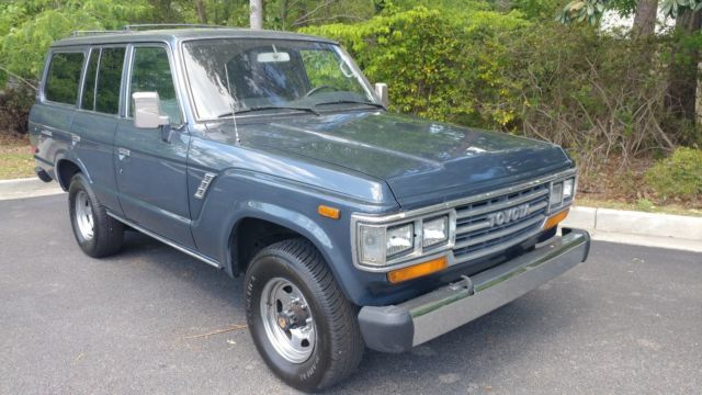 1990 Gray Toyota Land Cruiser SUV