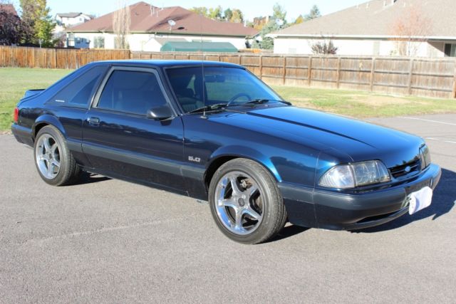 1990 Ford Mustang
