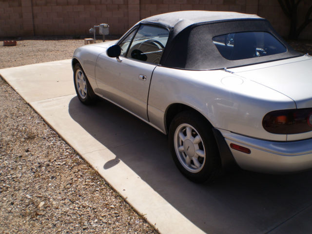 1990 Silver Stone Metallic Mazda MX-5 Miata Convertible
