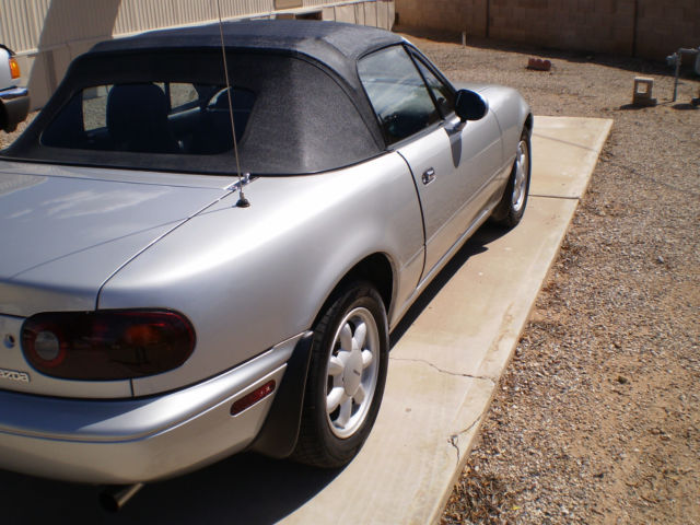 1990 Silver Stone Metallic Mazda MX-5 Miata Convertible
