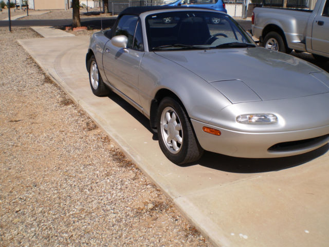 1990 Silver Stone Metallic Mazda MX-5 Miata Convertible