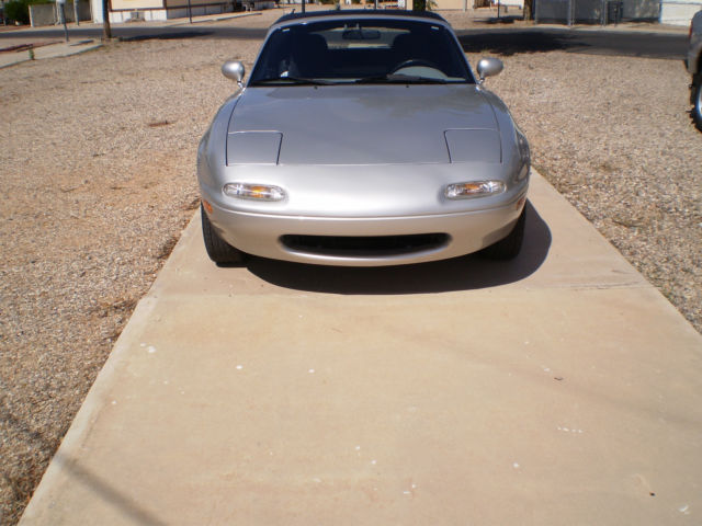 1990 Silver Stone Metallic Mazda MX-5 Miata Convertible