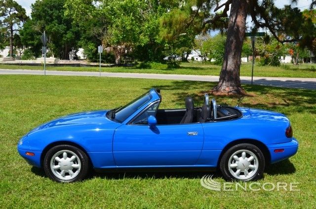 1990 Blue Mazda MX-5 Miata Convertible