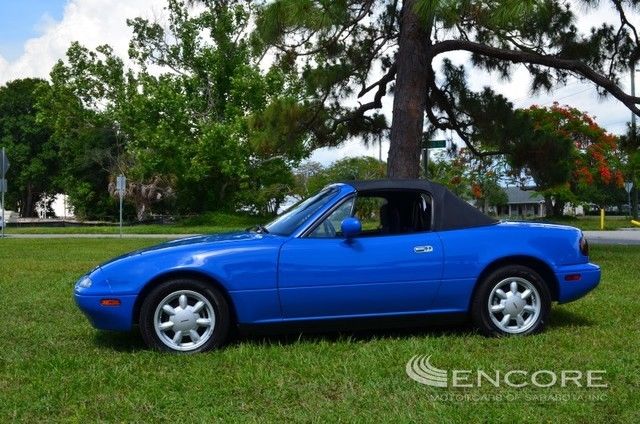 1990 Blue Mazda MX-5 Miata Convertible