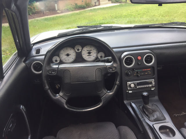1990 Silver Mazda MX-5 Miata Convertible