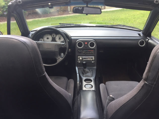 1990 Silver Mazda MX-5 Miata Convertible