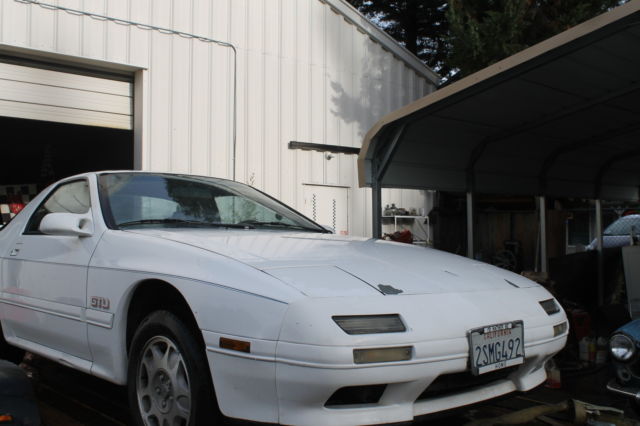 1990 White Mazda RX-7 Coupe