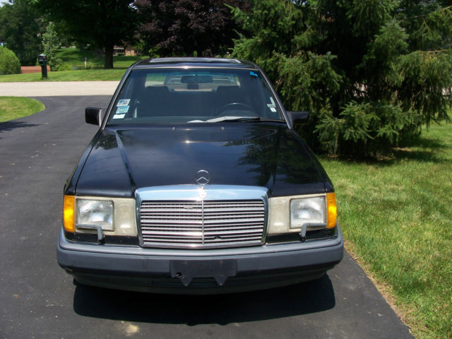 1990 Black Mercedes-Benz E-Class Sedan