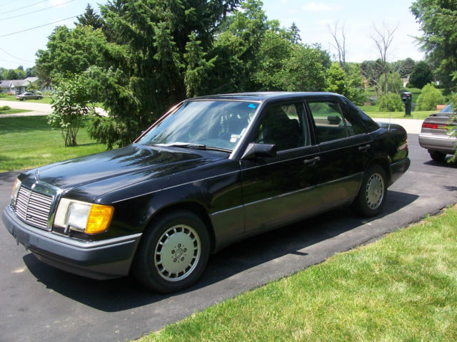 1990 Black Mercedes-Benz E-Class Sedan