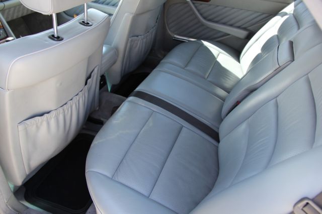 1990 White Mercedes-Benz 300-Series Sedan