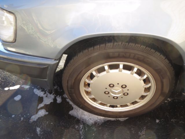 1990 Blue Mercedes-Benz 300-Series Coupe