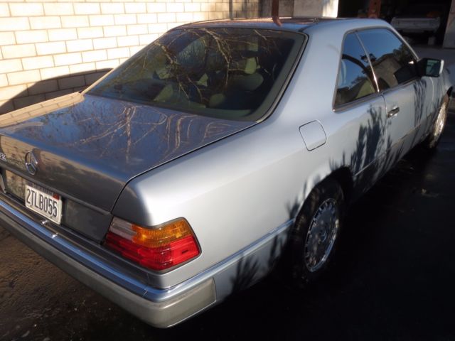 1990 Blue Mercedes-Benz 300-Series Coupe