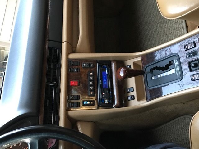 1990 White Mercedes-Benz S-Class Coupe