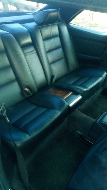 1990 Black Mercedes-Benz 500-Series Coupe