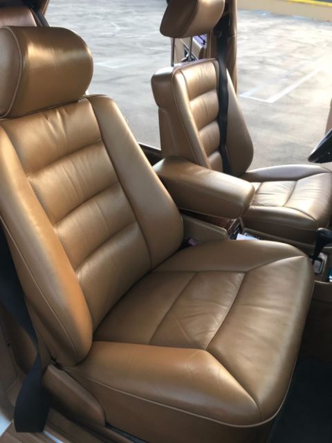 1990 White Mercedes-Benz 500-Series Sedan