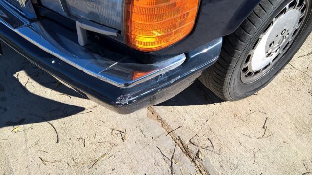 1990 Blue Mercedes-Benz 500-Series Sedan