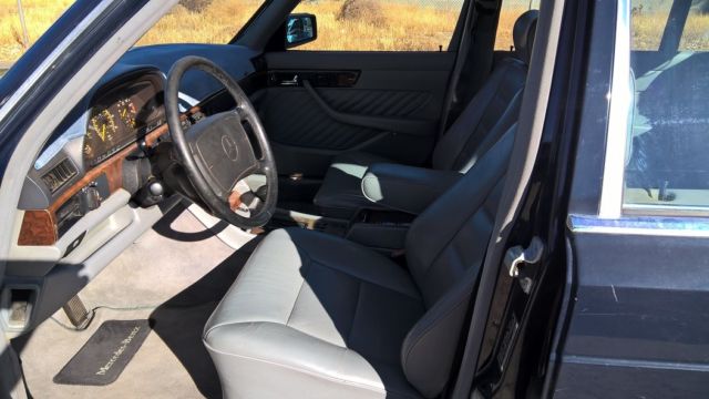 1990 Blue Mercedes-Benz 500-Series Sedan