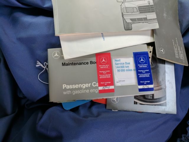 1990 Black Mercedes-Benz 500-Series Sedan