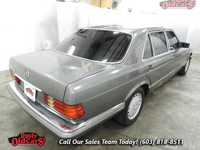 1990 Silver Mercedes-Benz 300 SEL Sedan
