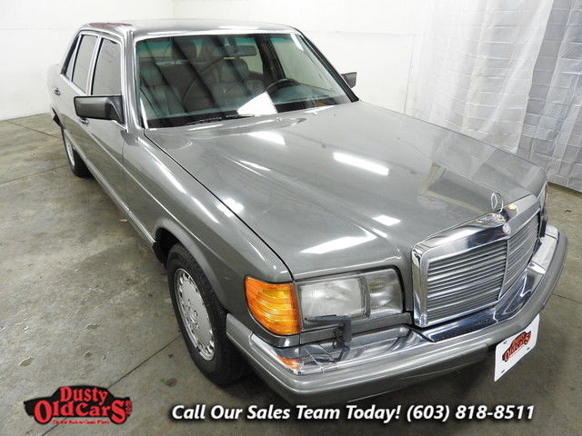 1990 Silver Mercedes-Benz 300 SEL Sedan