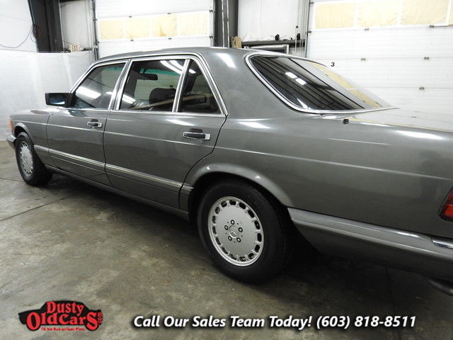 1990 Silver Mercedes-Benz 300 SEL Sedan