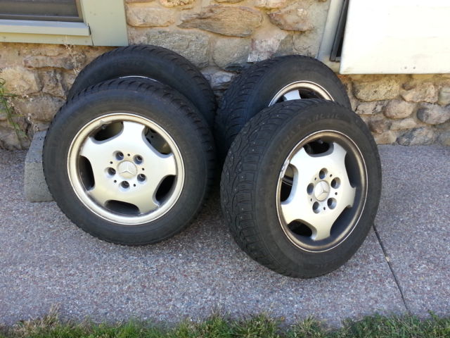 1990 Silver Mercedes-Benz 300-Series Wagon