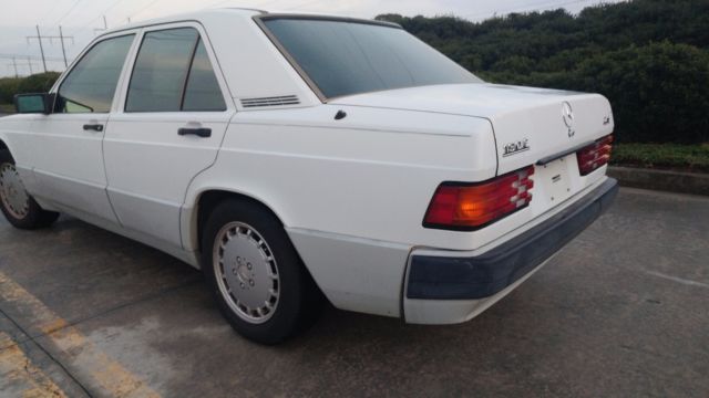1990 White Mercedes-Benz 190-Series Sedan