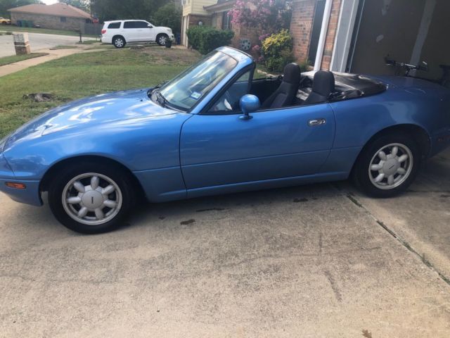 1990 Blue Mazda MX-5 Miata Convertible