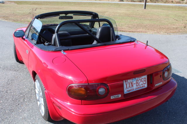 1990 Black Mazda MX-5 Miata Convertible
