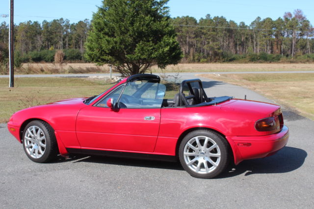 1990 Black Mazda MX-5 Miata Convertible
