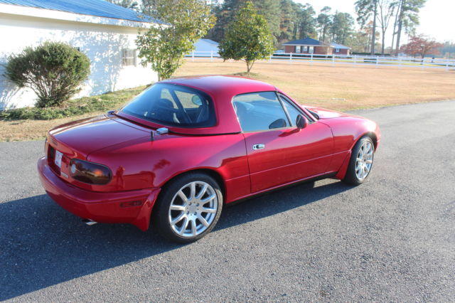 1990 Black Mazda MX-5 Miata Convertible