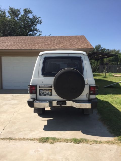 1990 White Mitsubishi Montero