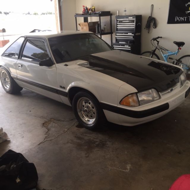 1990 White Ford Mustang Hatchback