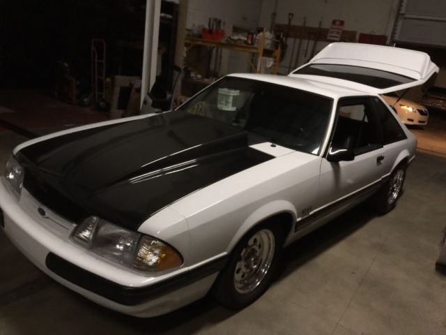 1990 White Ford Mustang Hatchback