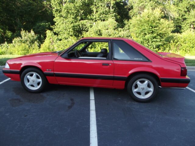 1990 Red Ford Mustang Hatchback