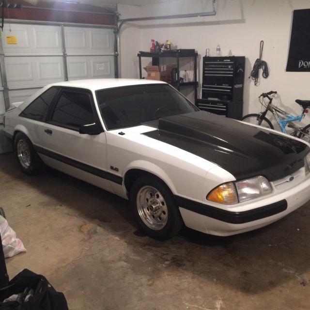1990 White Ford Mustang Hatchback