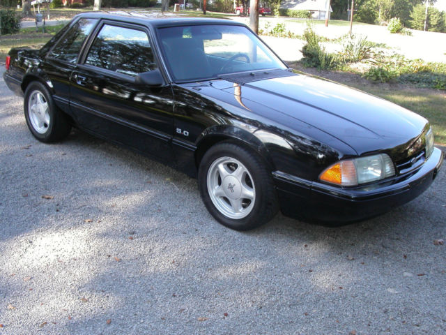 1990 Black Ford Mustang Coupe