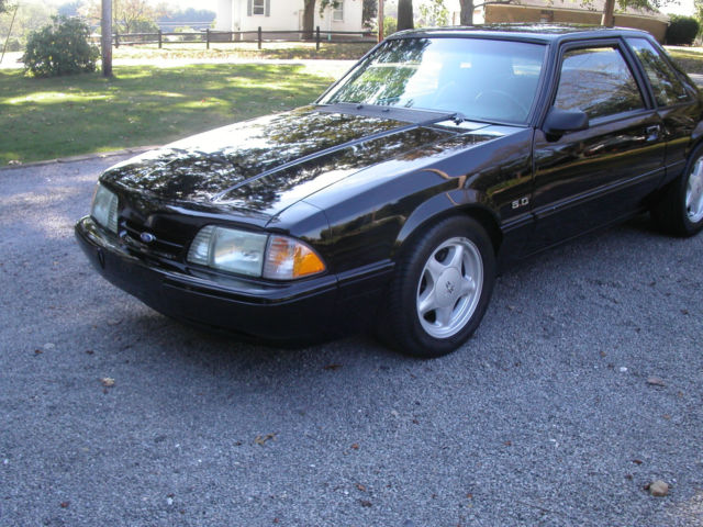 1990 Black Ford Mustang Coupe