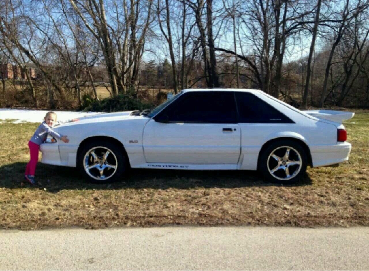1990 White Ford Mustang Coupe