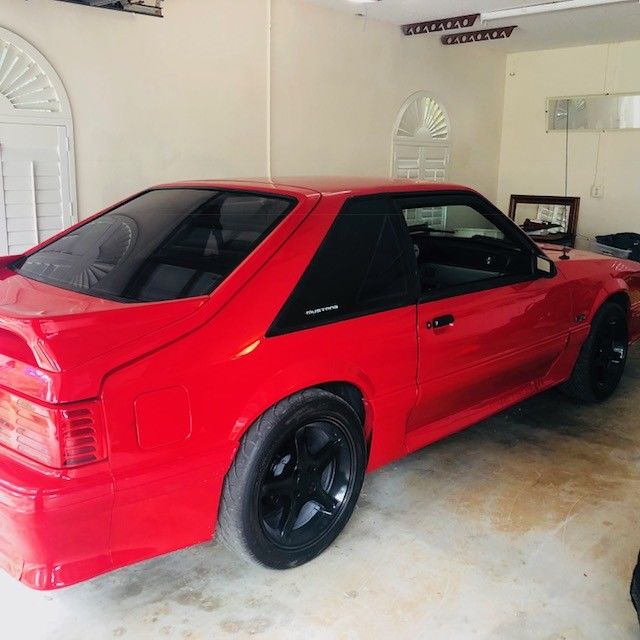 1990 Red Ford Mustang