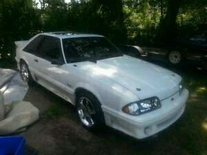 1990 White Ford Mustang Coupe