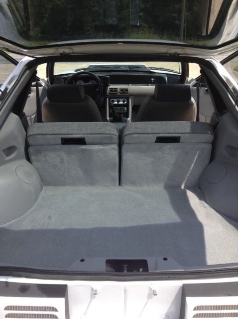 1990 White Ford Mustang Coupe