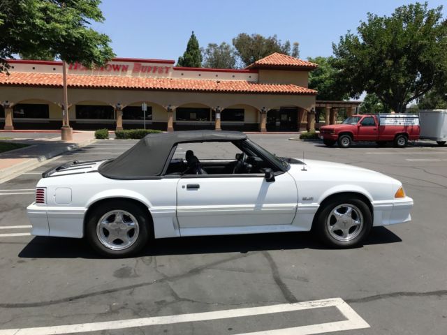 1990 White Ford Mustang Convertible
