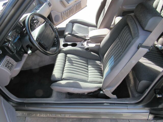 1990 Gray Ford Mustang
