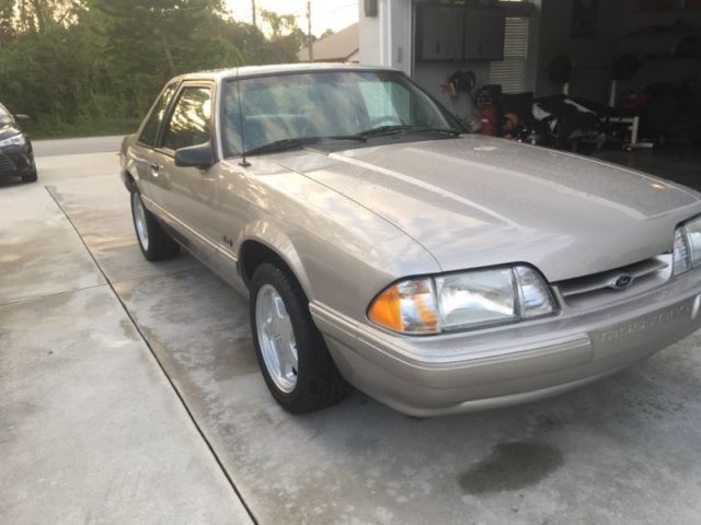 1990 Silver Ford Mustang Coupe