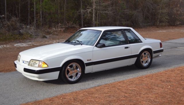 1990 White Ford Mustang Coupe