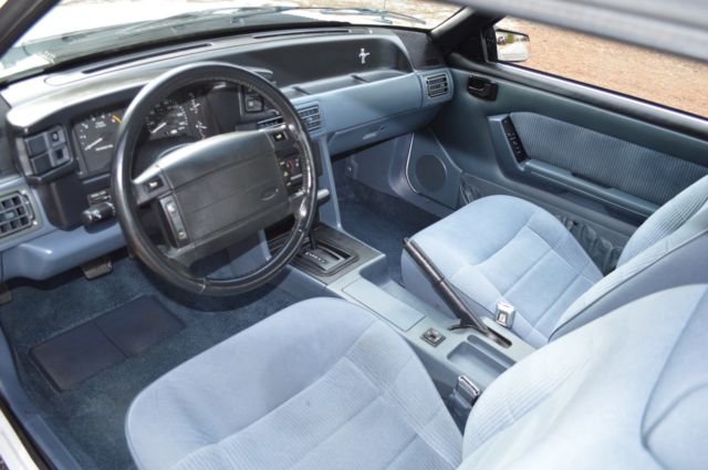 1990 White Ford Mustang Coupe