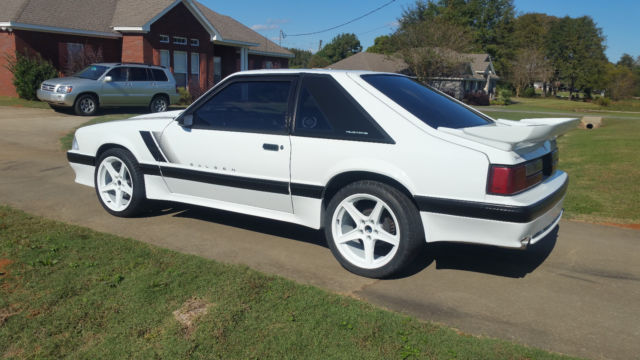1990 White Ford Mustang Hatchback