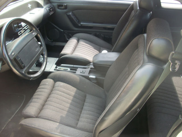 1990 White Ford Mustang Hatchback