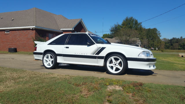 1990 White Ford Mustang Hatchback